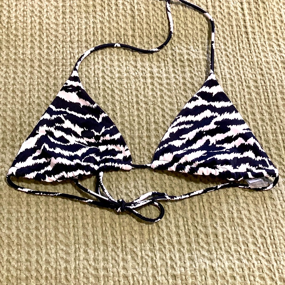 Victoria’s Secret Bikini Top M